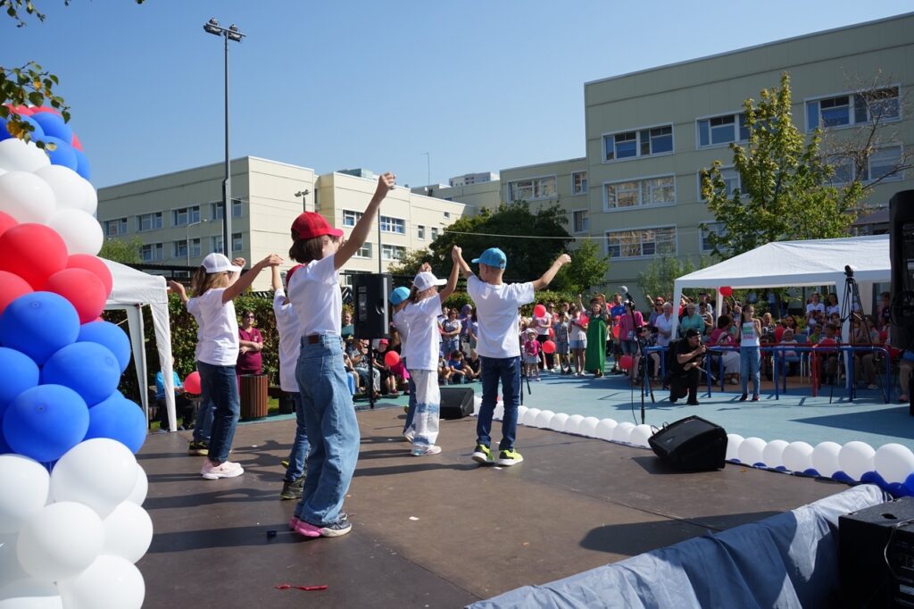 В нашем Центре прошёл большой праздник, посвященный чествованию наших Героев и ветеранов СВО — Зарница «Я с тобой!»