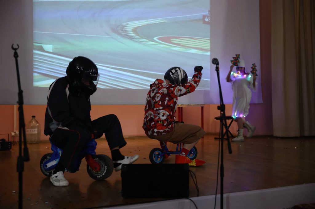 «Ёлка, Танцы, НПЦ»: в нашем Центре прошёл IV ежегодный новогодний фестиваль для сотрудников