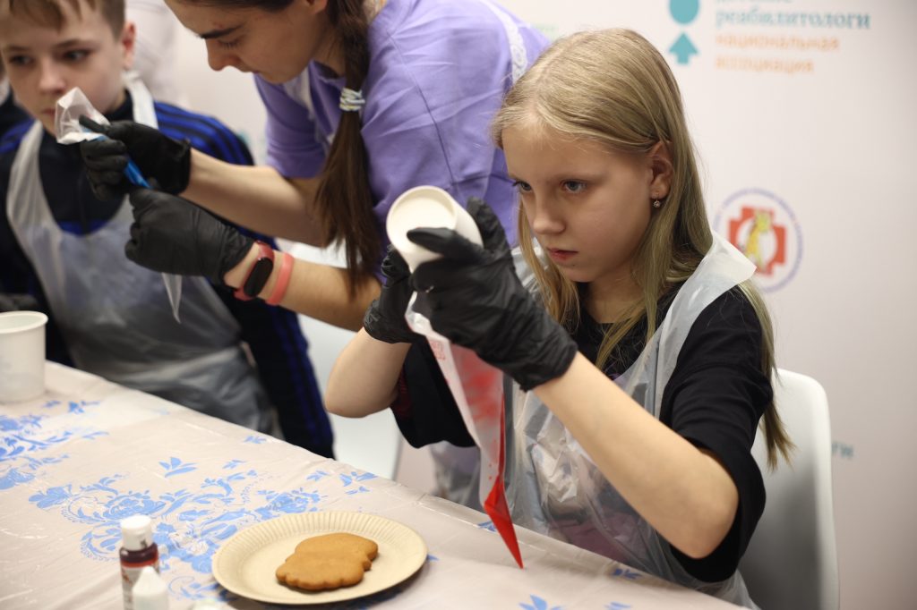 Мастер-класс по росписи пряников для маленьких пациентов НПЦ ДП ДЗМ