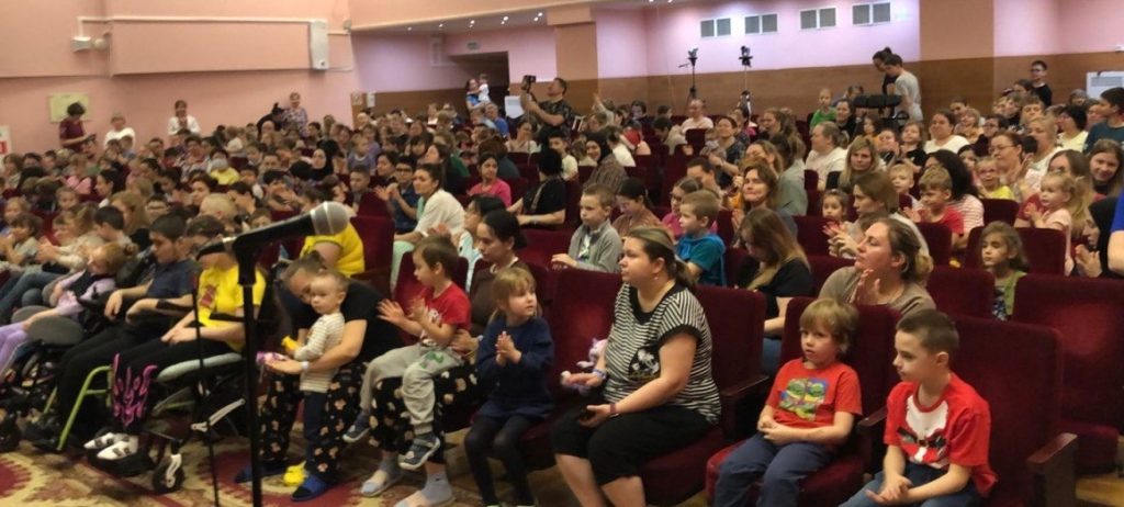 Предновогодний концерт в НПЦ ДП ДЗМ для маленьких пациентов!