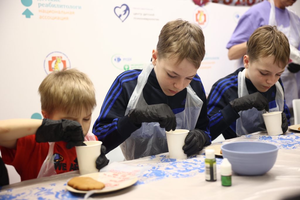 Мастер-класс по росписи пряников для маленьких пациентов НПЦ ДП ДЗМ