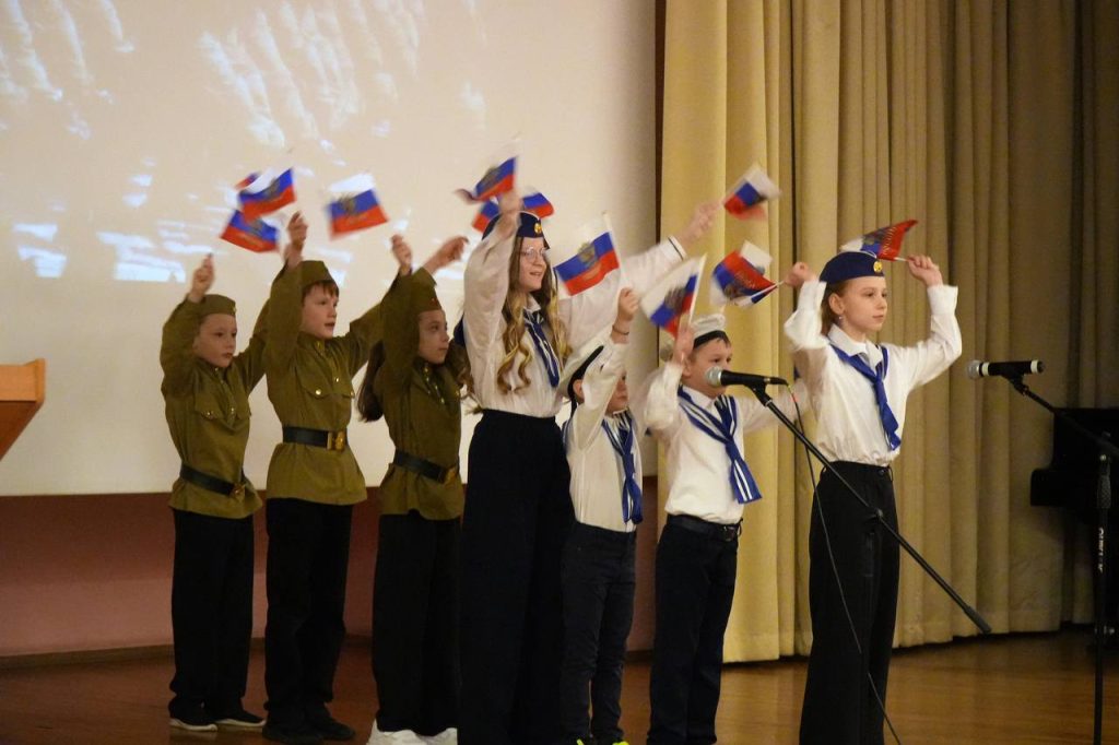 Маленькие пациенты поздравили сотрудников Центра с Днём защитника Отечества!