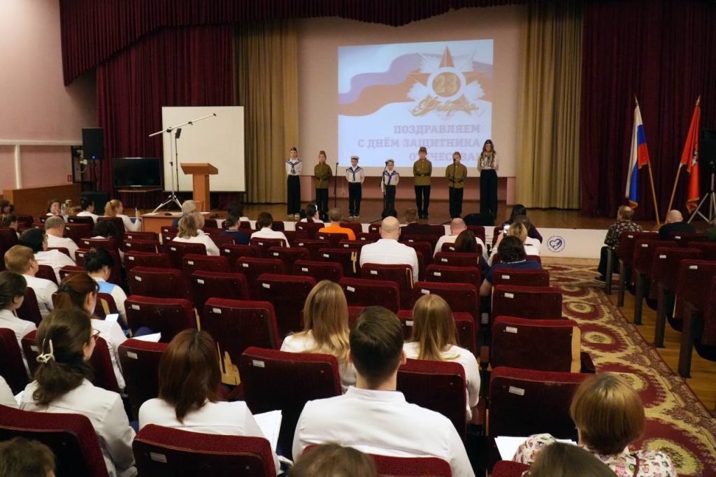 Маленькие пациенты поздравили сотрудников Центра с Днём защитника Отечества!